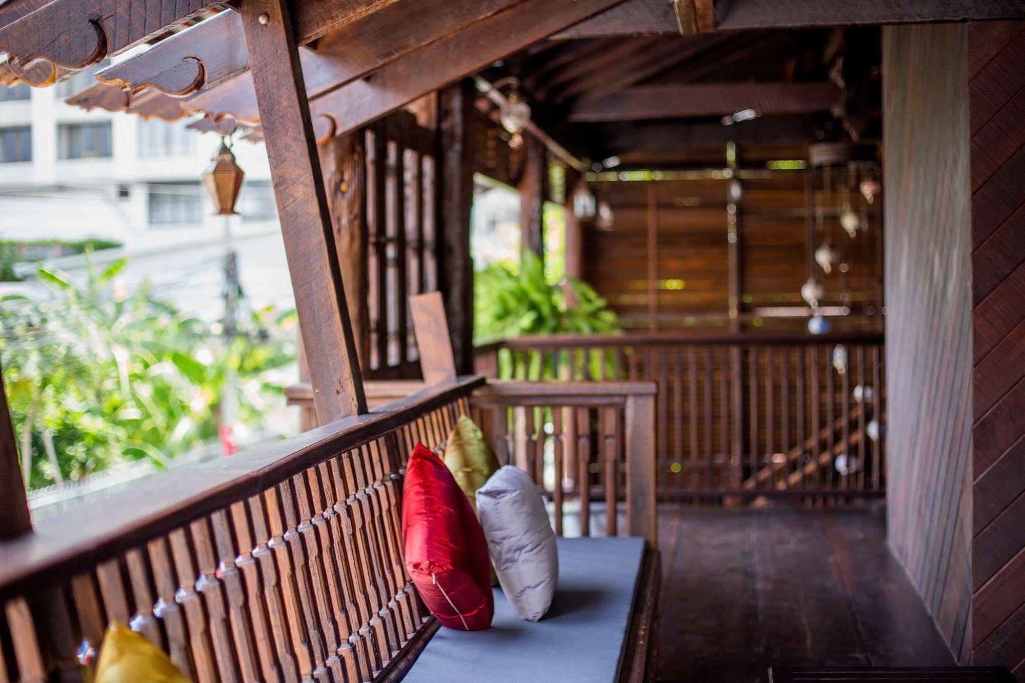 Night Bazaar Inn Chiang Mai Bagian luar foto